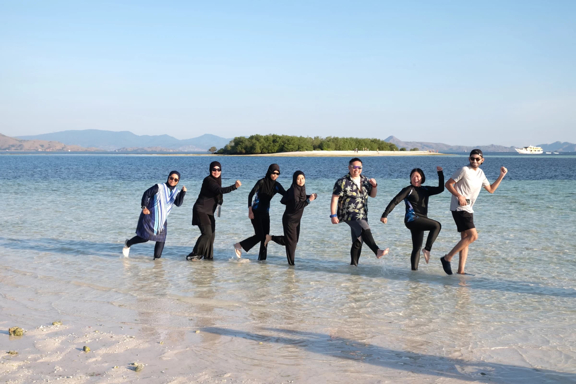 Sailing Komodo 2026: Open Trip vs Private vs Phinisi — Which Is Worth It?