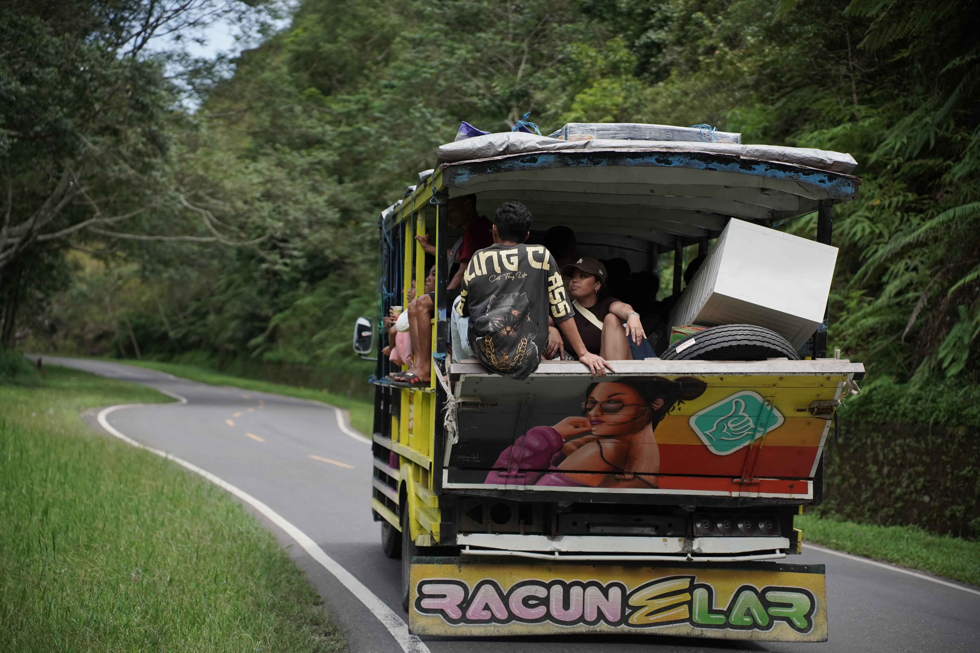 Epic Trans-Flores Overland Tour: Labuan Bajo to Ende Expedition