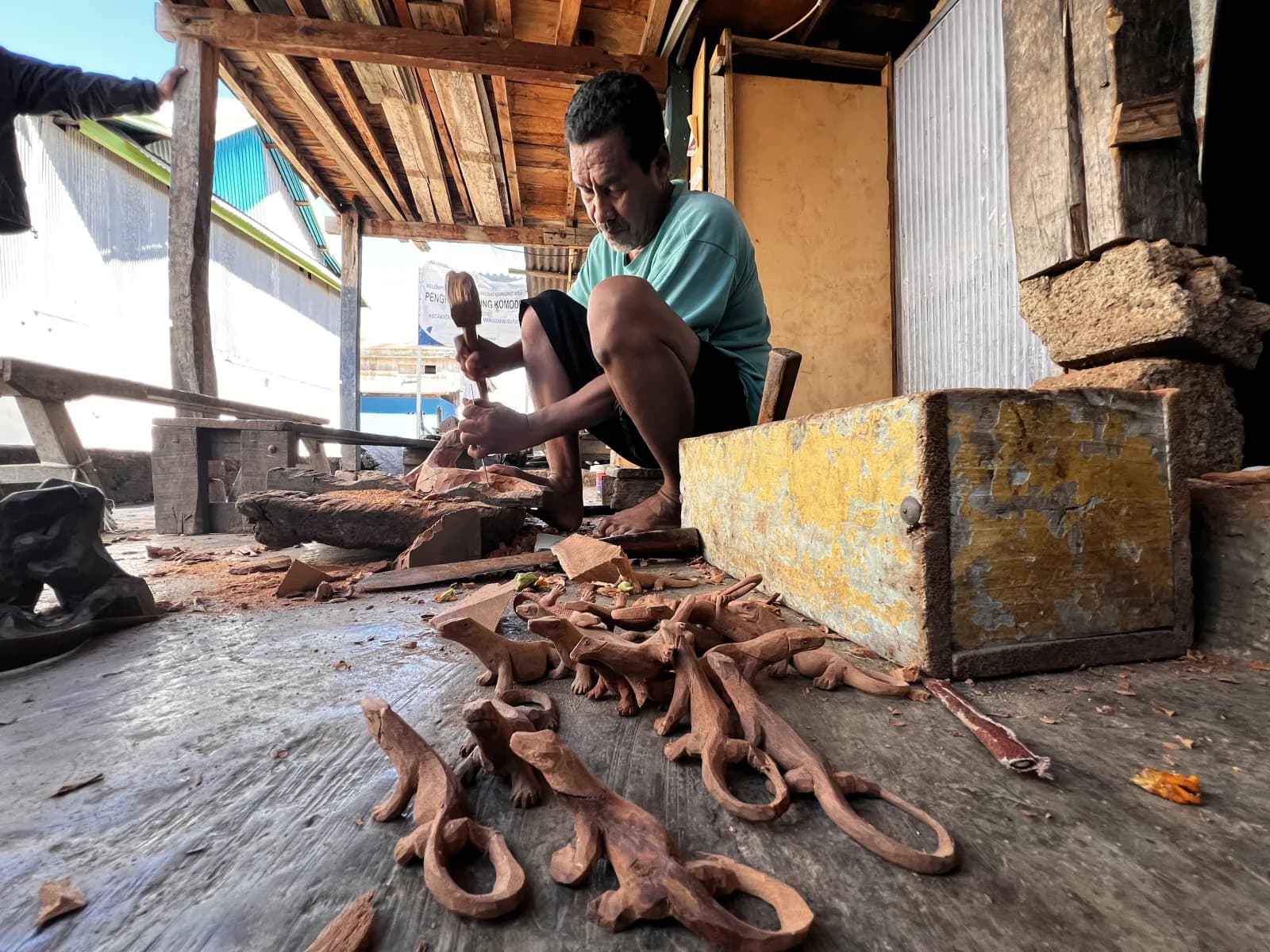 Komodo Carvings: A Cultural Heritage with a Fifty-Year Story